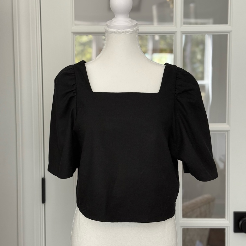 Vestique Black Puff Sleeve Blouse